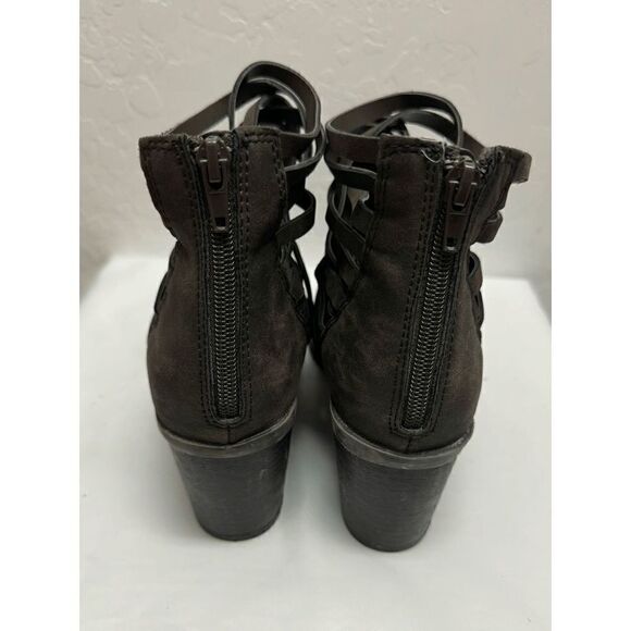 Me Too Strappy‎ Ankle Booties 8M - Picture 2 of 6